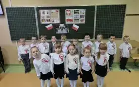 PSP Chybice- Obchody Święta Niepodległości u przedszkolak&oacute;w 2
