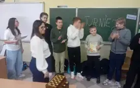 Galeria aktualności  SZKOLNY TURNIEJ SZACHOWY W SZERZAWACH 5