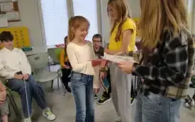 DZIEŃ ŻYCZLIWOŚCI I POZDROWIEŃ W PSP ŁOMNO 15