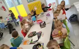 DZIEŃ ŻYCZLIWOŚCI I POZDROWIEŃ W PSP ŁOMNO 25