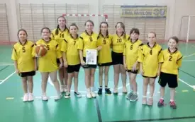 Młode koszykarki PSP God&oacute;w na podium! 1