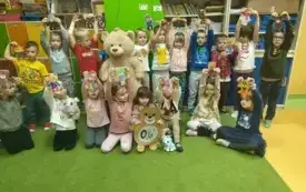 Dzień Pluszowego Misia w przedszkolu w Chybicach 18