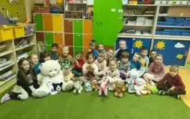 Dzień Pluszowego Misia w przedszkolu w Chybicach 30