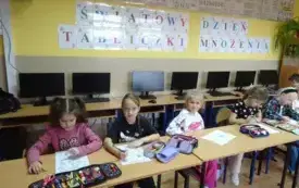 Tabliczka 25 Dąbrowa 7