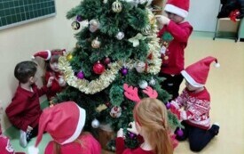 Wizyta Świętego Mikołaja u przedszkolak&oacute;w z Chybic 21