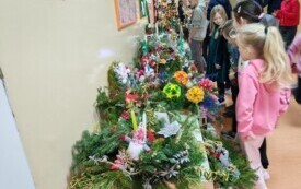 PSP Chybice- Konkurs na stroiki bożonarodzeniowe i kiermasz charytatywny 1