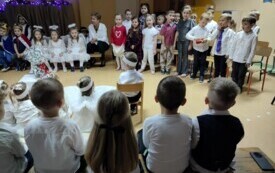 Kolędowanie w przedszkolu w Chybicach 39