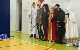Jasełka szkolne w PSP w Godowie - piękna lekcja tradycji i wsp&oacute;lnoty 12