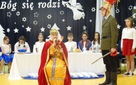 Jasełka szkolne w PSP w Godowie - piękna lekcja tradycji i wsp&oacute;lnoty 21
