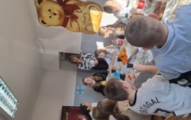 Małe gesty, wielka radość &ndash; &bdquo;Świąteczny Słoik Dobrych Sł&oacute;w&rdquo; w naszej szkole. 2