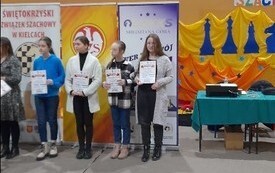 SZACHISTKI Z SZERZAW DRUGI ROK Z RZĘDU DRUŻYNOWYMI MISTRZYNIAMI WOJEW&Oacute;DZTWA. 5