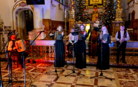 Galeria aktualności IX Og&oacute;lnopolski Festiwal Kolęd i Pastorałek &bdquo;Nocy Niepojęta&rdquo; w Kałkowie-Godowie &ndash; święto muzyki, tradycji i wsp&oacute;lnego kolędowania 69