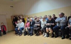 Kolędowanie z Babcią i Dziadkiem w grupie ,,0&rdquo;c w Chybicach 2