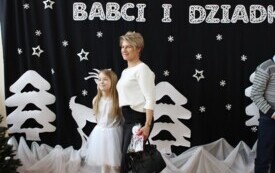 Dzień Babci i Dziadka w Publicznej Szkole Podstawowej w Chybicach 9