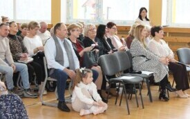 Dzień Babci i Dziadka w Publicznej Szkole Podstawowej w Chybicach 15