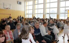 Dzień Babci i Dziadka w Publicznej Szkole Podstawowej w Chybicach 31