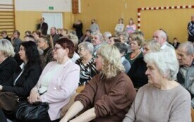 Dzień Babci i Dziadka w Publicznej Szkole Podstawowej w Chybicach 53