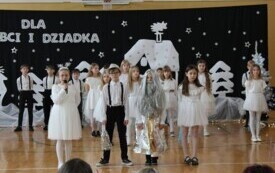 Dzień Babci i Dziadka w Publicznej Szkole Podstawowej w Chybicach 72