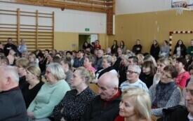 Dzień Babci i Dziadka w Publicznej Szkole Podstawowej w Chybicach 106