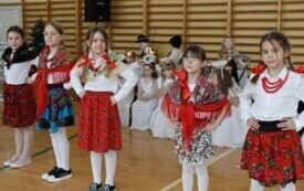 Dzień Babci i Dziadka w Publicznej Szkole Podstawowej w Chybicach 139