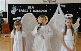 Dzień Babci i Dziadka w Publicznej Szkole Podstawowej w Chybicach 174