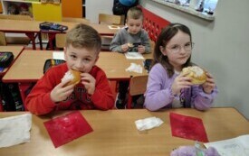 &bdquo;Pączki zamiast kartk&oacute;wki? Idealny początek dnia!&rdquo;  - PSP Łomno 5