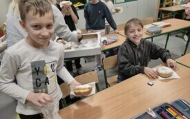&bdquo;Pączki zamiast kartk&oacute;wki? Idealny początek dnia!&rdquo;  - PSP Łomno 8