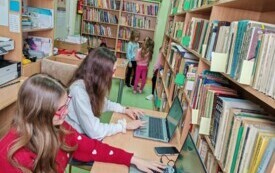 PSP Chybice- Laptopy dla uczni&oacute;w w naszej bibliotece 1
