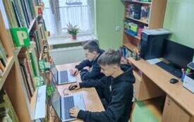 PSP Chybice- Laptopy dla uczni&oacute;w w naszej bibliotece 4