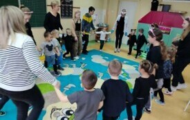 Chybickie przedszkolaki świętują Dzień Kota 23