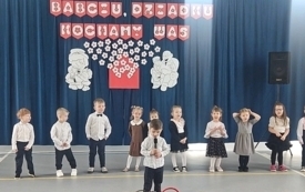 Dzień babci i dziadka w naszej szkole &ndash; święto pełne ciepła i wzruszeń 5