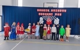 Dzień babci i dziadka w naszej szkole &ndash; święto pełne ciepła i wzruszeń 40