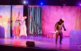 Wyjazd na spektakl &bdquo;Magiczny Świat Pana Andersena&rdquo; 2