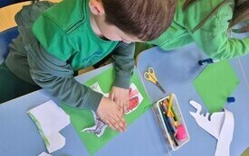 Dzień Dinozaura w przedszkolu w Chybicach 13
