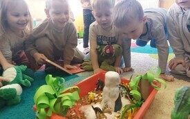 Dzień Dinozaura w przedszkolu w Chybicach 17