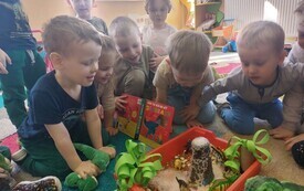 Dzień Dinozaura w przedszkolu w Chybicach 19