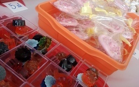 Galeria aktualności Powr&oacute;cił kiermasz charytatywny klas 1a i 1b 4