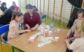 Warsztaty "Mama i C&oacute;rka" z okazji Dnia Kobiet w PSP w Godowie 34