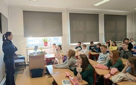BEZPIECZNI W SIECI &ndash; SPOTKANIE Z POLICJANTKĄ  8