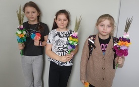 Galeria aktualności &bdquo;Kolorowa tradycja w młodych dłoniach  &ndash; warsztaty tworzenia palm wielkanocnych&rdquo; w PSP W Jadownikach 2