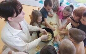 Warsztaty cukiernicze w przedszkolu w Chybicach 2