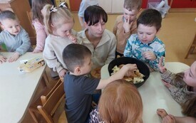 Warsztaty cukiernicze w przedszkolu w Chybicach 14