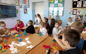 Świąteczna przygoda z choinką 4