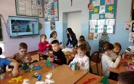 Świąteczna przygoda z choinką 6