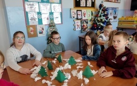 Świąteczna przygoda z choinką 11