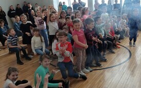 Niecodzienna lekcja fizyki w naszej szkole - PSP Łomno 1