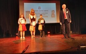 Sukcesy uczni&oacute;w PSP w Godowie w XXIV Konkursie Pieśni i Poezji Patriotycznej "Kocham moją Ojczyznę"  4
