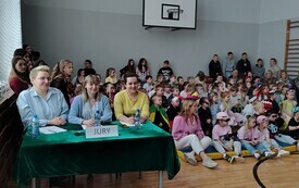 Wiosenny Pokaz Talent&oacute;w w PSP Łomno  5