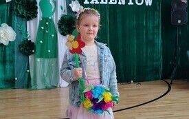 Wiosenny Pokaz Talent&oacute;w w PSP Łomno  13