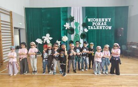 Wiosenny Pokaz Talent&oacute;w w PSP Łomno  15